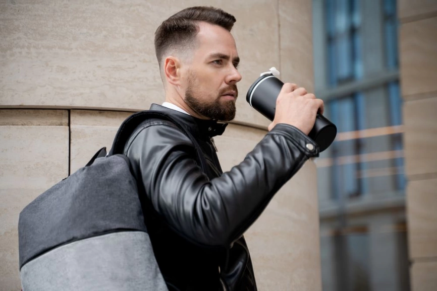 Термостакан Relief, черный с белым фото 6