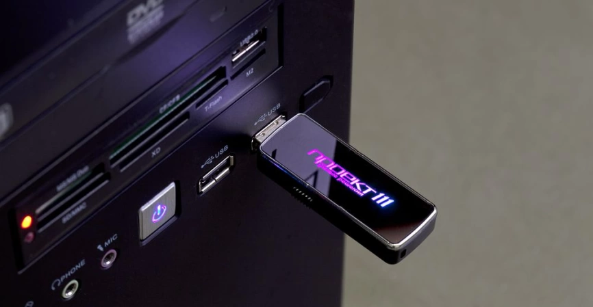 Флешка с подсветкой логотипа Highlight, 8 Гб, чёрная фото 2