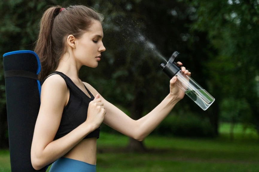 Бутылка для воды с пульверизатором Vaske Flaske, черная фото 9