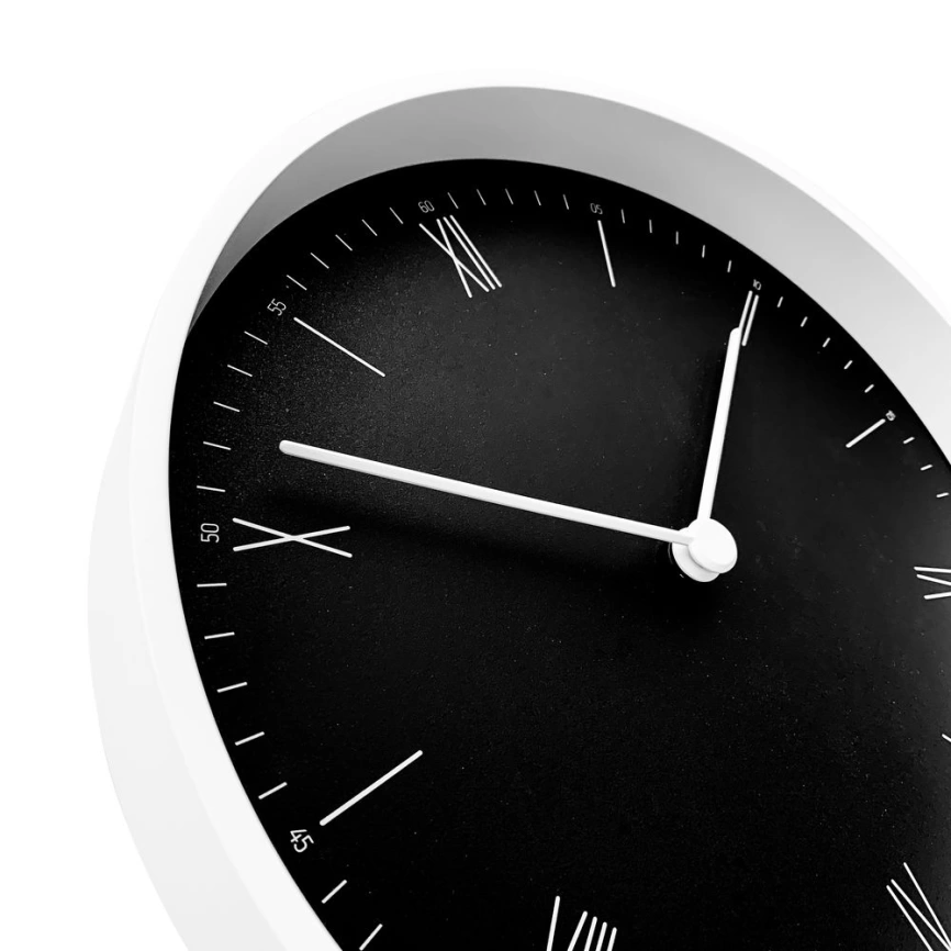 Часы настенные Arro, черные с белым фото 3