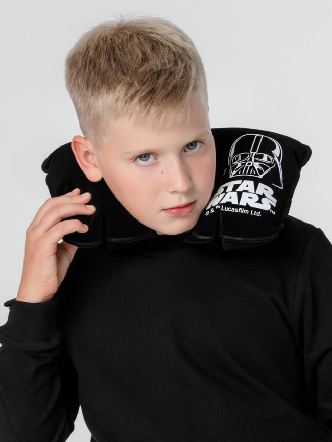 Надувная подушка под шею Darth Vader в чехле, черная фото 1