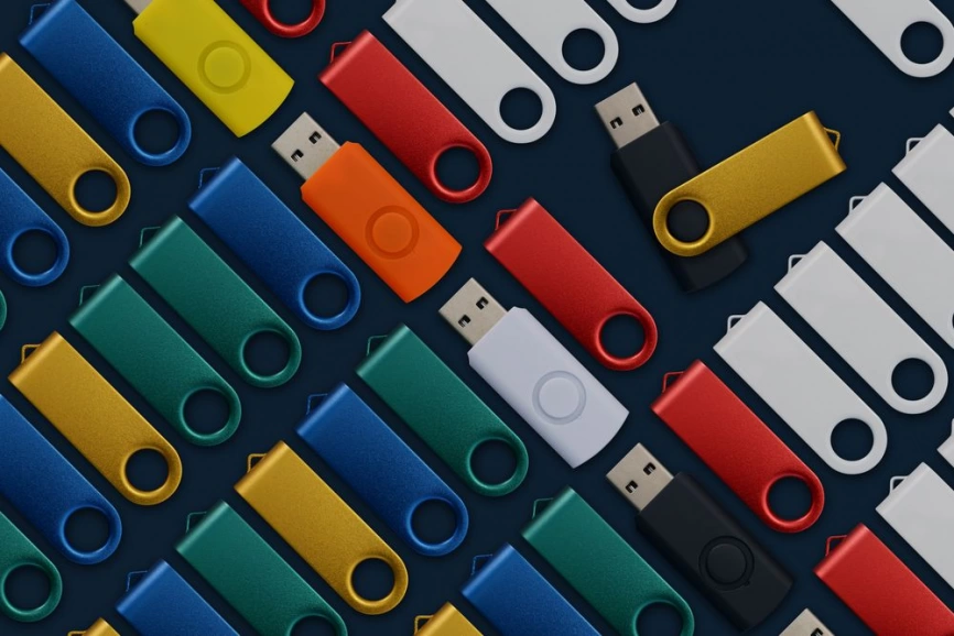 Флешка Twist Color, желтая с черным, 16 Гб фото 2